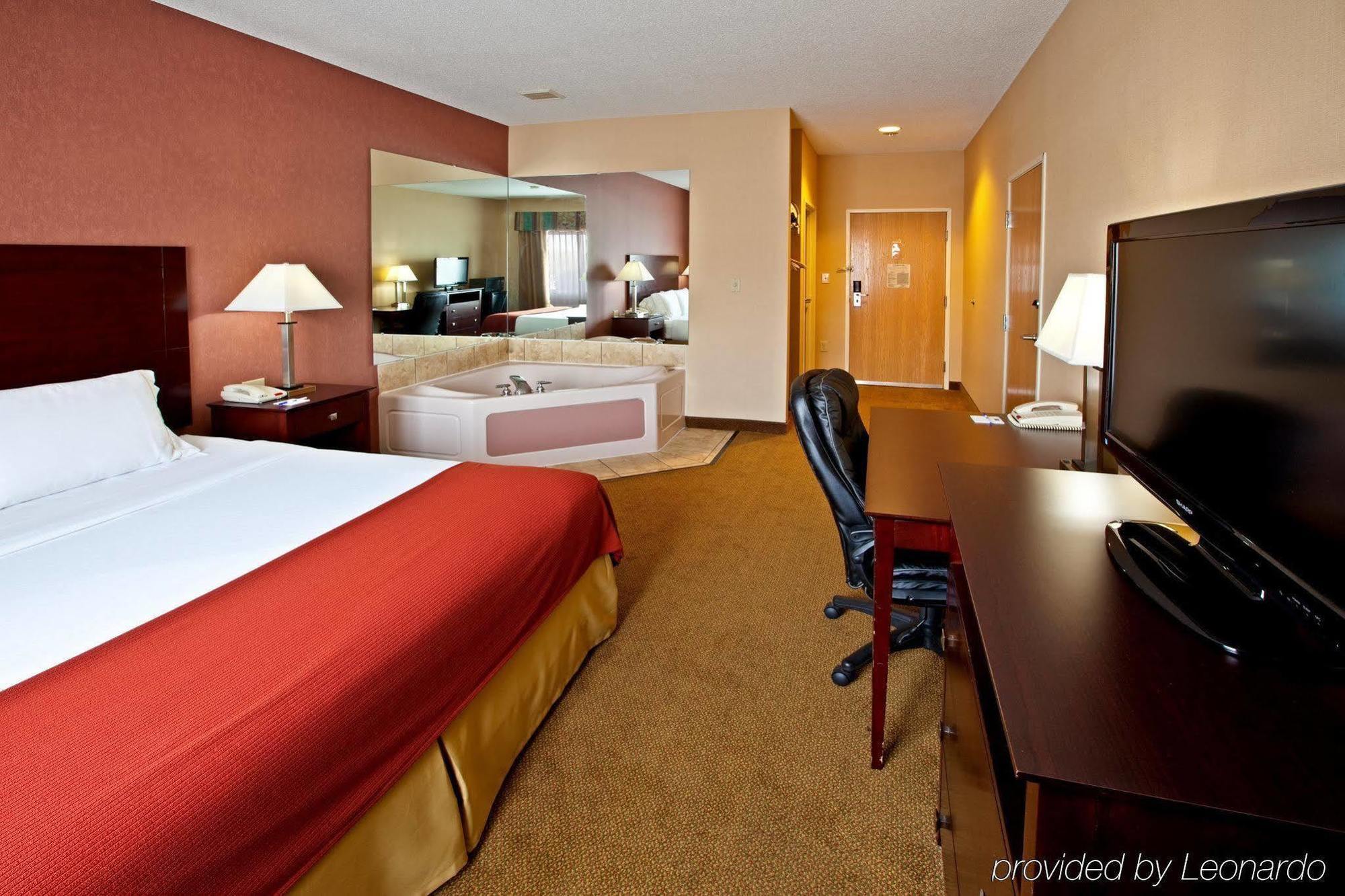 Holiday Inn Express Hotel & Suites Cincinnati-North/Sharonville Kültér fotó